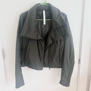 Lululemon jacket size 8